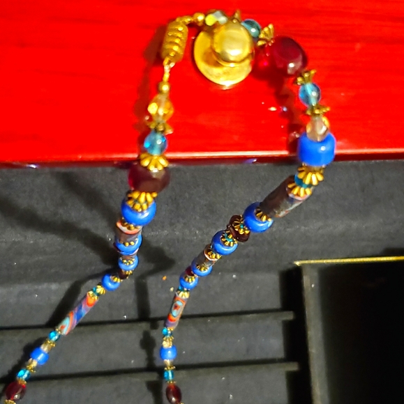Hand beaded necklace by Gretchen of La Jolla - Picture 4 of 5